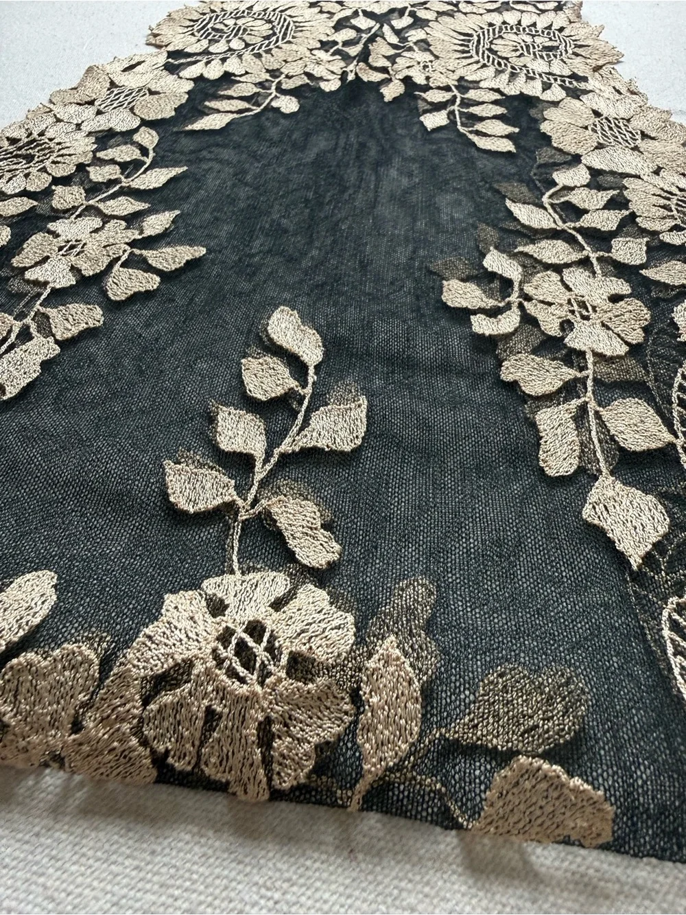 Vintage-Inspired Cream Floral Lace Table Runner - Home Dining